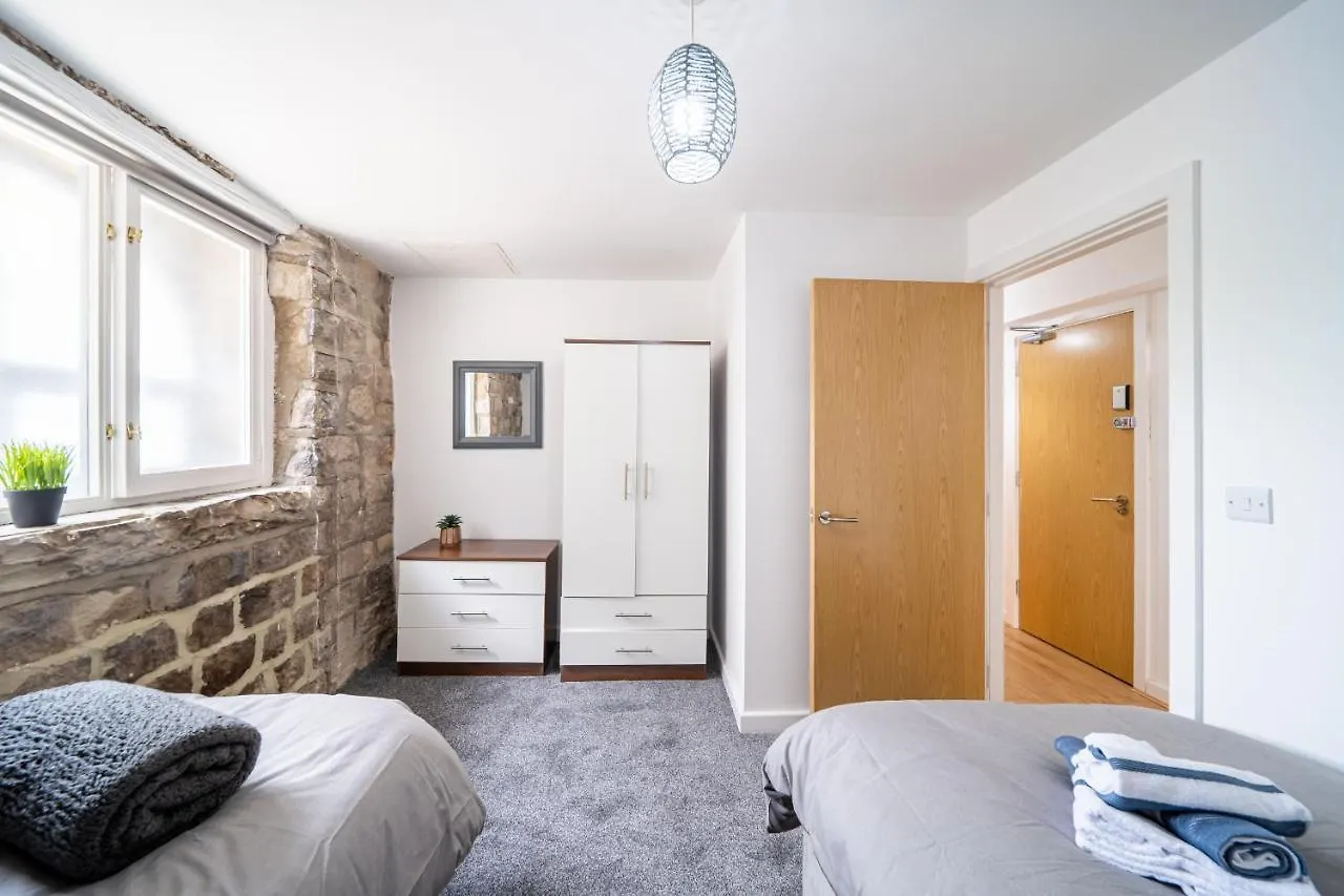 Bv Charming Studio With Free Private Parking, 10 Minutes From Town Centre Leeds  Apartment Leeds (West Yorkshire)