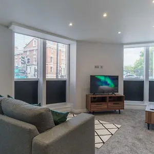 https://fantastic-1-bedroom-apartment-in-liverpool.hotelsin-chester.com